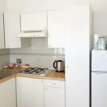 Bilocale Centrale Con Garage Privato Daire