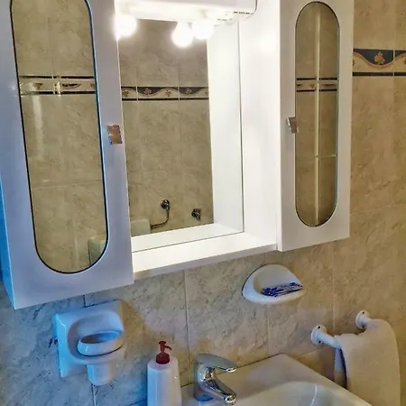 Bilocale Centrale Con Garage Privato *